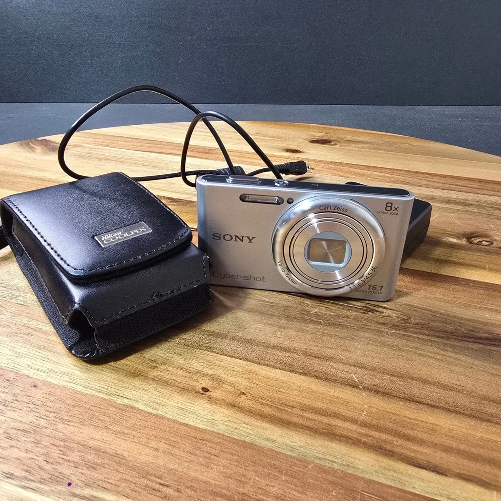 Sony CyberShot DSC-W730 Digital Camera Silver 16.1MP 8x Zoom Digicam Bundle WORK